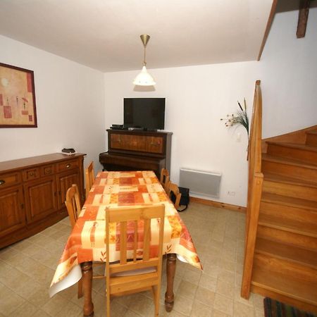 Holiday Home With Garden In Brainville Kültér fotó