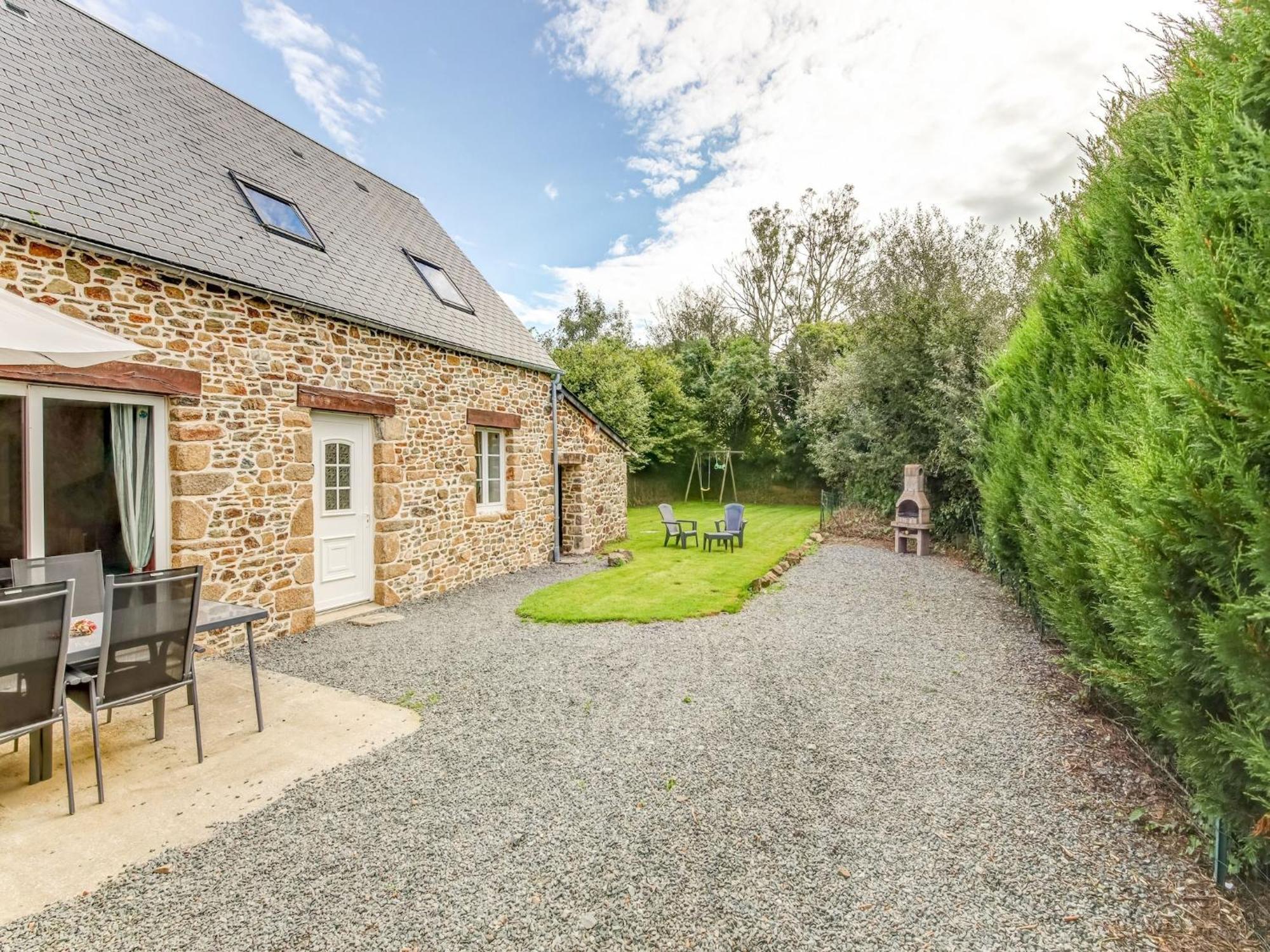 Holiday Home With Garden In Brainville Kültér fotó