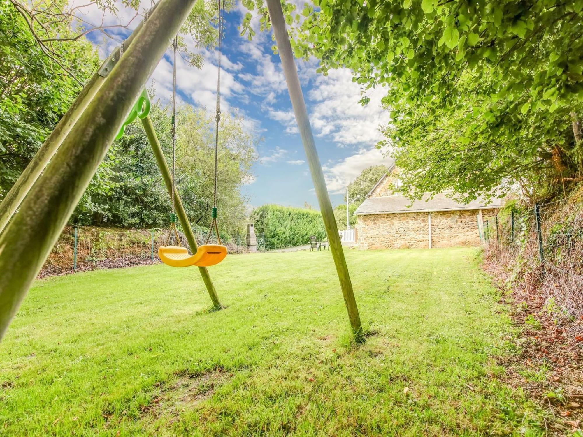 Holiday Home With Garden In Brainville Kültér fotó